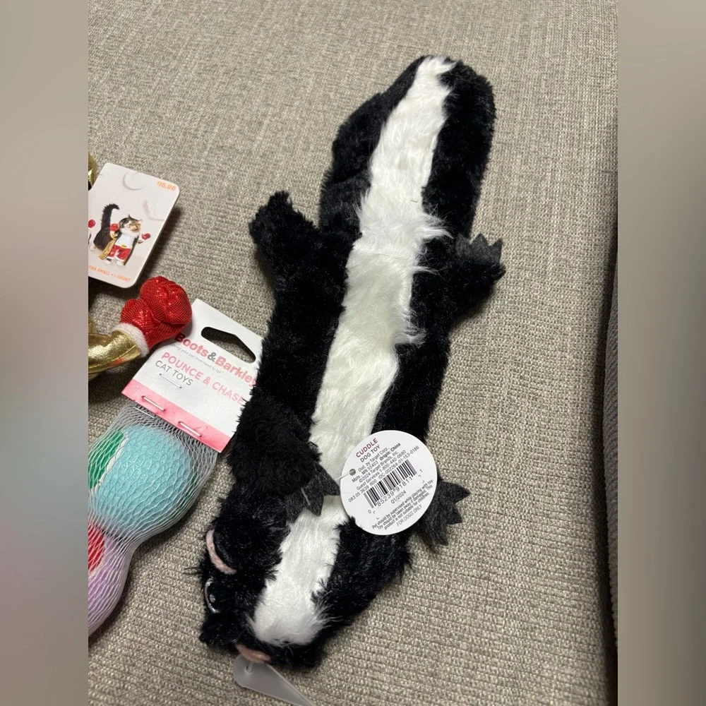 Assorted cat/dog toys. All brand new with tags!